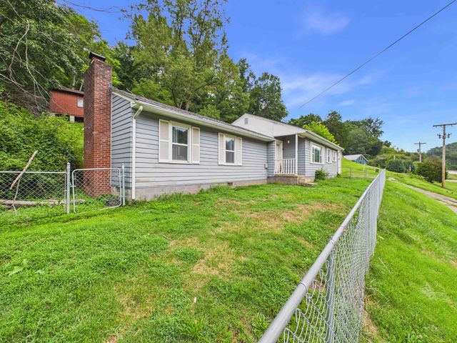 3557 16th Street Road, Huntington, WV 25701