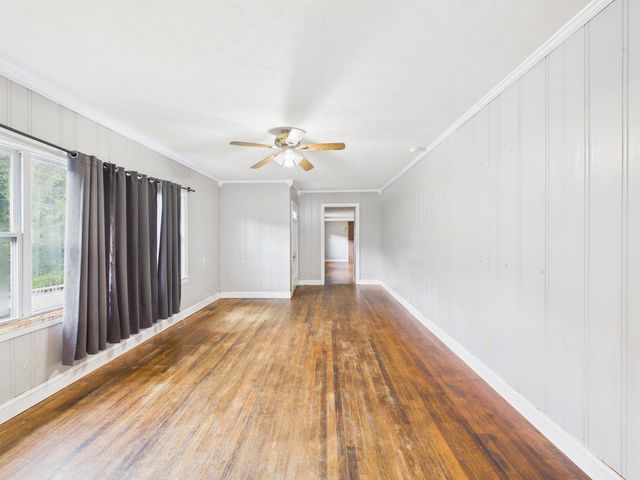 3557 16th Street Road, Huntington, WV 25701