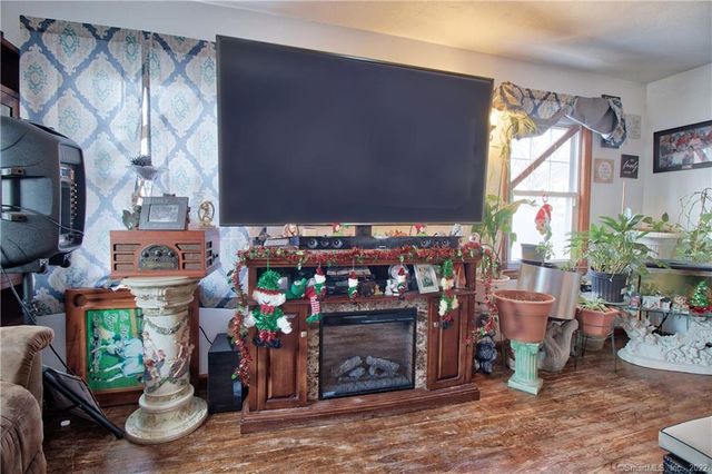 250 Wall Street, Waterbury, CT 06704