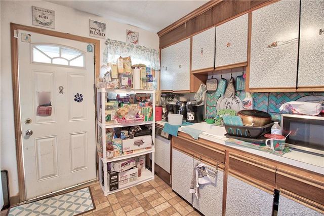 250 Wall Street, Waterbury, CT 06704