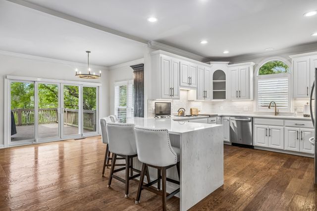 1018 Heritage Woods Dr, Hendersonville, TN 37075