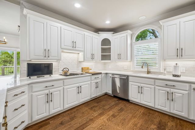 1018 Heritage Woods Dr, Hendersonville, TN 37075