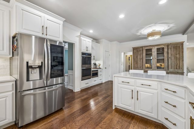 1018 Heritage Woods Dr, Hendersonville, TN 37075