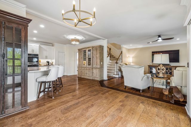 1018 Heritage Woods Dr, Hendersonville, TN 37075