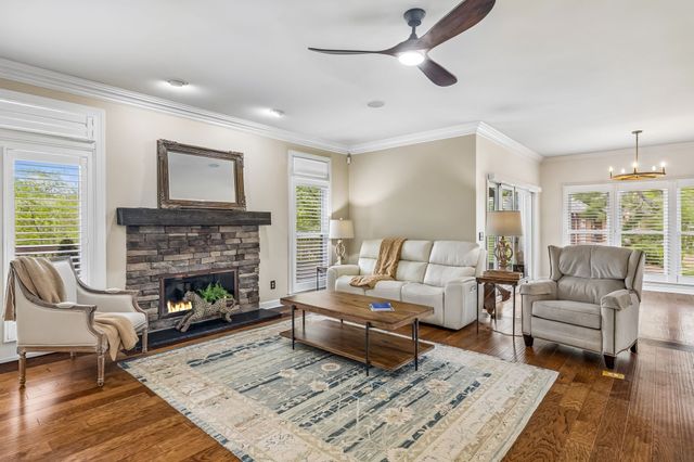 1018 Heritage Woods Dr, Hendersonville, TN 37075