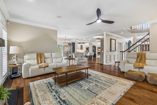 1018 Heritage Woods Dr, Hendersonville, TN 37075