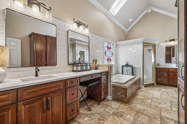 1018 Heritage Woods Dr, Hendersonville, TN 37075