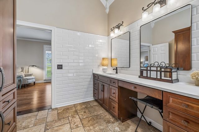 1018 Heritage Woods Dr, Hendersonville, TN 37075
