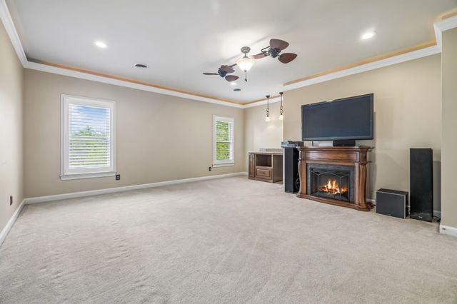 1018 Heritage Woods Dr, Hendersonville, TN 37075