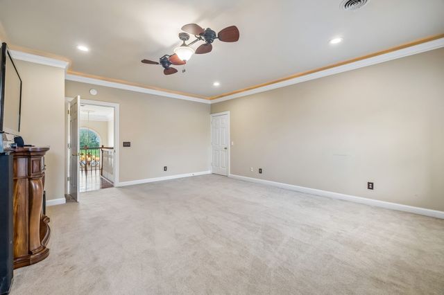 1018 Heritage Woods Dr, Hendersonville, TN 37075