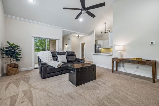 1018 Heritage Woods Dr, Hendersonville, TN 37075