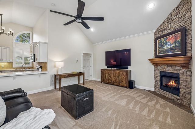 1018 Heritage Woods Dr, Hendersonville, TN 37075