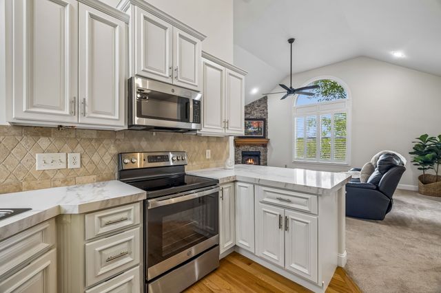 1018 Heritage Woods Dr, Hendersonville, TN 37075