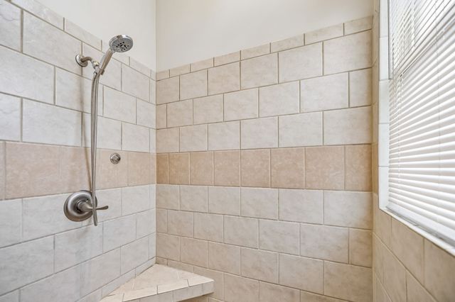 1018 Heritage Woods Dr, Hendersonville, TN 37075