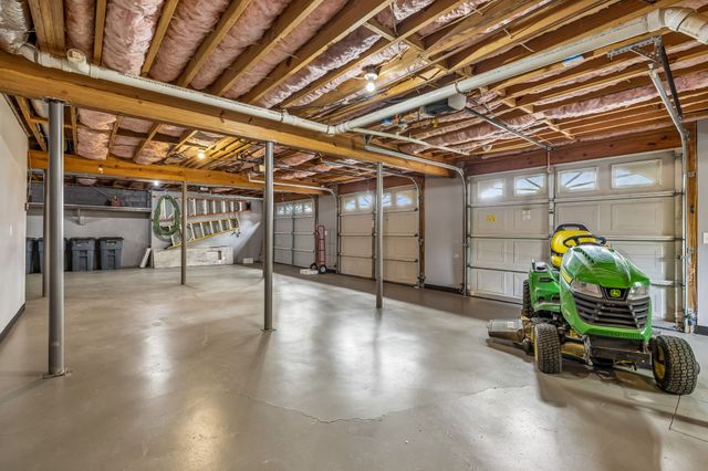 1018 Heritage Woods Dr, Hendersonville, TN 37075