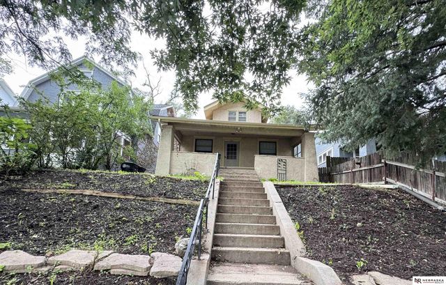 832 S 35th Avenue, Omaha, NE 68105