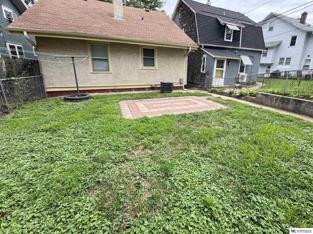 832 S 35th Avenue, Omaha, NE 68105