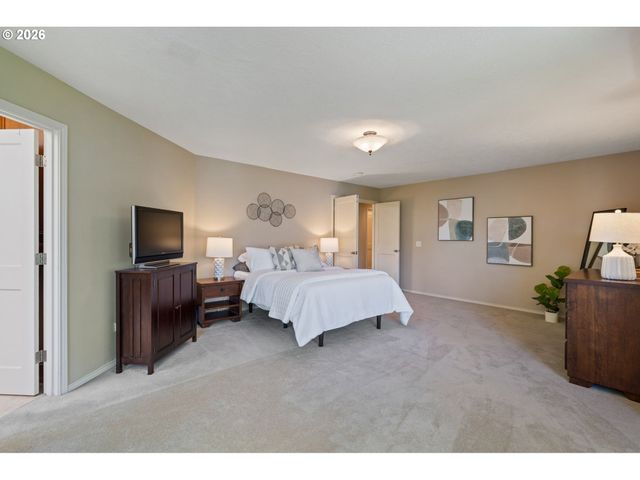 13852 TAYLORS CREST Ln, Lake Oswego, OR 97035