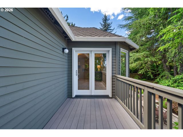 13852 TAYLORS CREST Ln, Lake Oswego, OR 97035