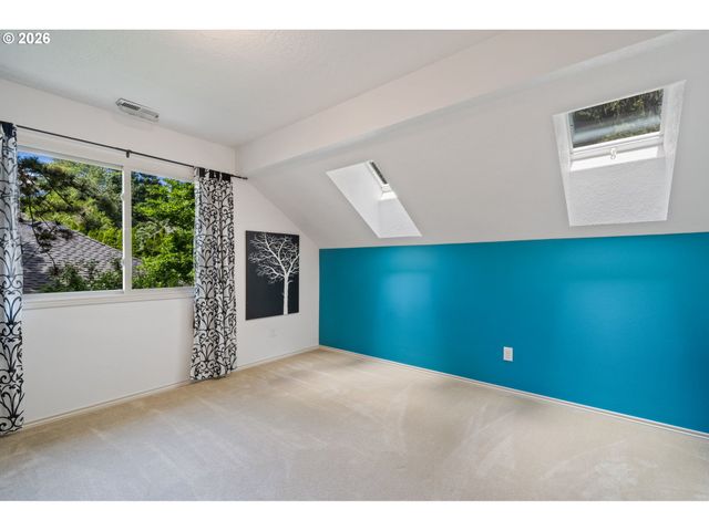 13852 TAYLORS CREST Ln, Lake Oswego, OR 97035