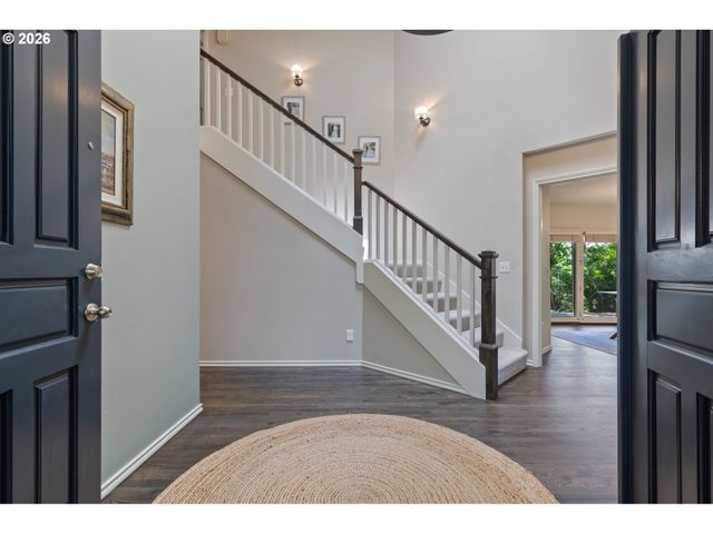 13852 TAYLORS CREST Ln, Lake Oswego, OR 97035