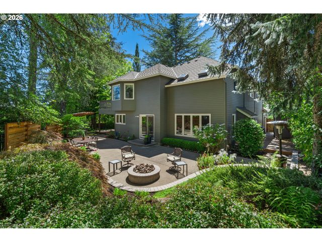 13852 TAYLORS CREST Ln, Lake Oswego, OR 97035