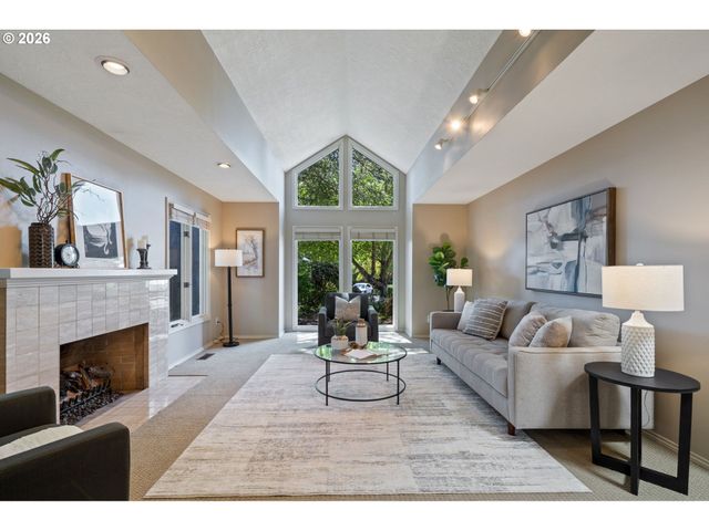 13852 TAYLORS CREST Ln, Lake Oswego, OR 97035