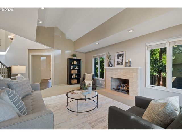 13852 TAYLORS CREST Ln, Lake Oswego, OR 97035
