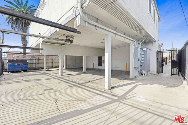 1320 W 97th Street, Los Angeles, CA 90044