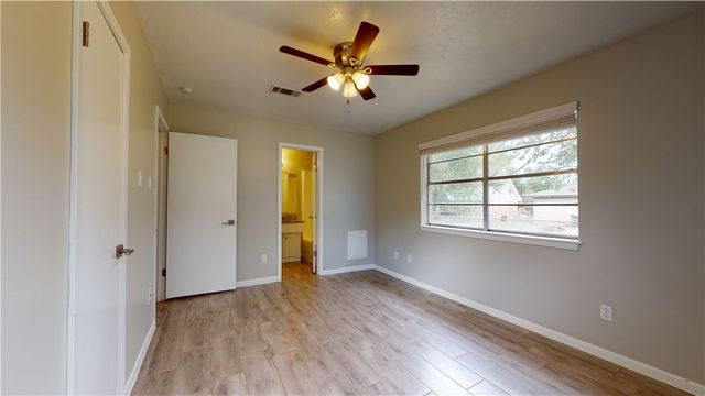 3923 Olive B, Bryan, TX 77801