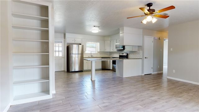 3923 Olive B, Bryan, TX 77801