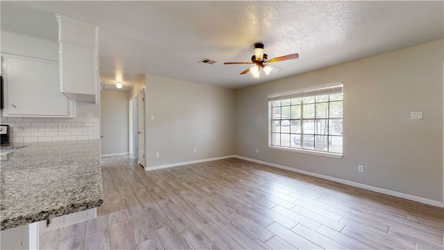 3923 Olive B, Bryan, TX 77801