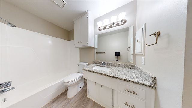 3923 Olive B, Bryan, TX 77801