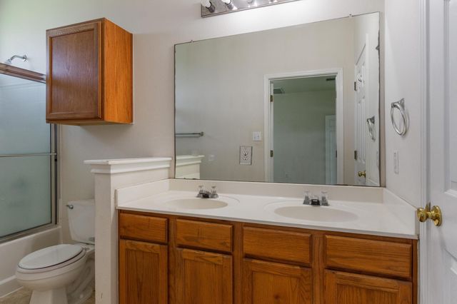 600 Wiley ST, Hutto, TX 78634