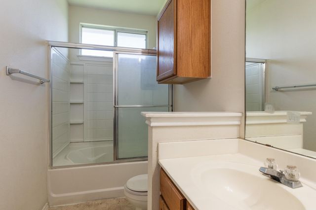 600 Wiley ST, Hutto, TX 78634