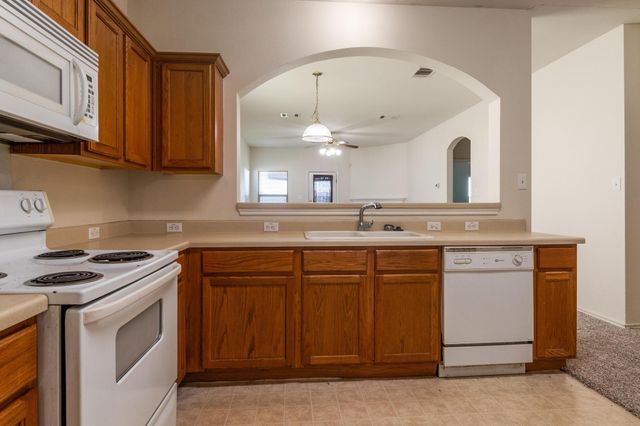 600 Wiley ST, Hutto, TX 78634