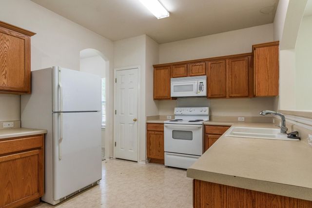 600 Wiley ST, Hutto, TX 78634