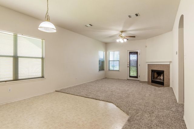 600 Wiley ST, Hutto, TX 78634