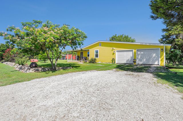 8737 Lakeview Drive, Cleburne, TX 76033
