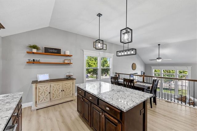806 154th Circle, Basehor, KS 66007