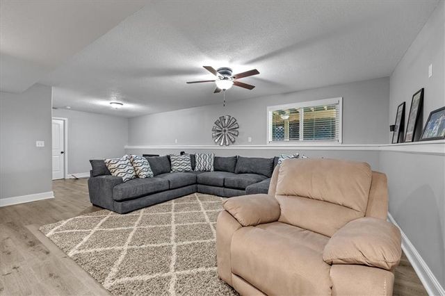 806 154th Circle, Basehor, KS 66007