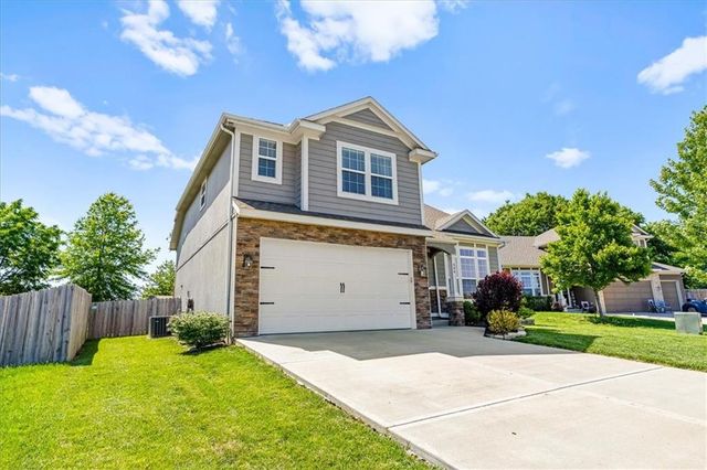 806 154th Circle, Basehor, KS 66007