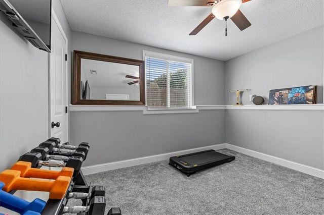 806 154th Circle, Basehor, KS 66007