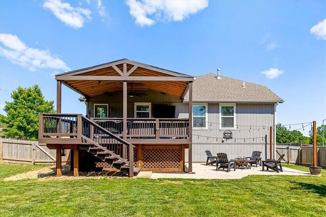 806 154th Circle, Basehor, KS 66007