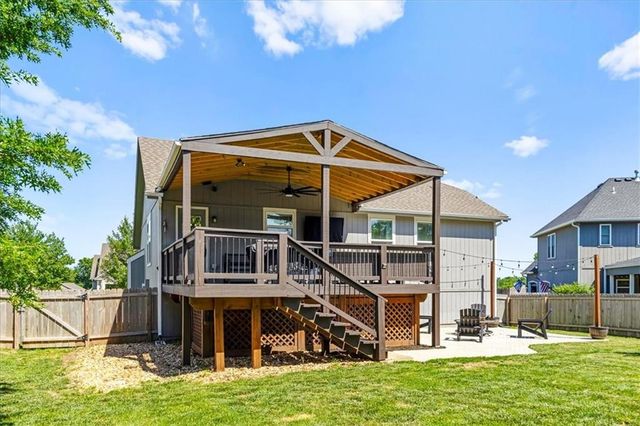 806 154th Circle, Basehor, KS 66007