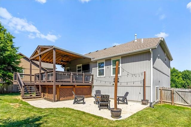 806 154th Circle, Basehor, KS 66007
