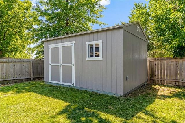 806 154th Circle, Basehor, KS 66007