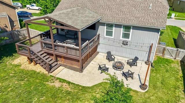 806 154th Circle, Basehor, KS 66007