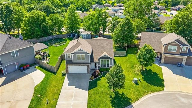 806 154th Circle, Basehor, KS 66007