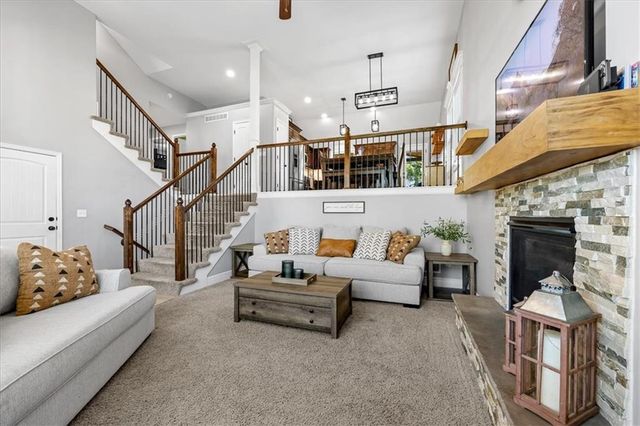 806 154th Circle, Basehor, KS 66007